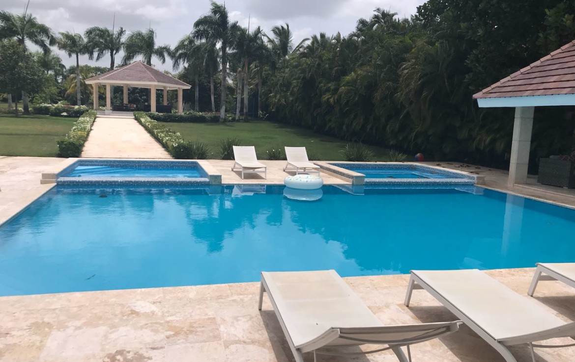 Alquiler de villa en casa de campo, Barranca Este Rep. Dominicana