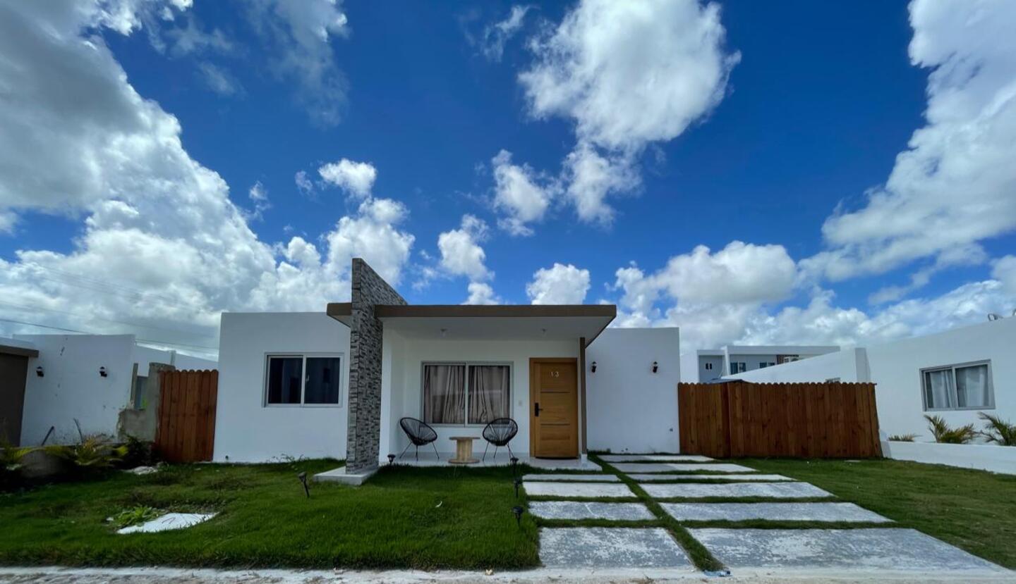 Villa Amueblada en Venta en Bávaro – Punta Cana de 2 Habs Cupo para hasta 6 personas